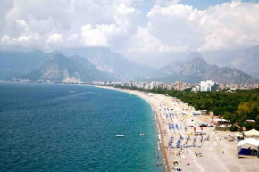 Dünyaca ünlü Konyaaltı Plajına 150mt uzaklıkta 1+1